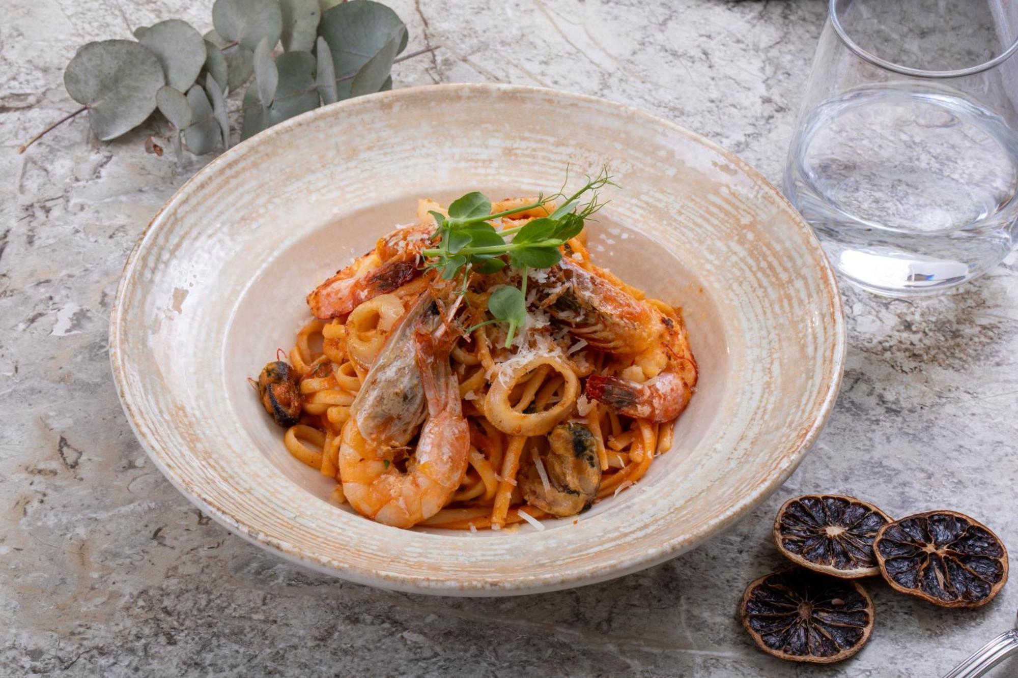 Mula Hotel イスタンブール エクステリア 写真 Shrimp and pasta