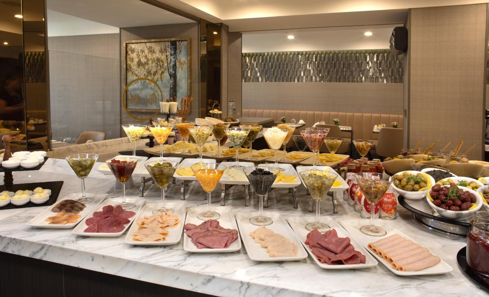 Mula Hotel イスタンブール エクステリア 写真 A buffet at a hotel